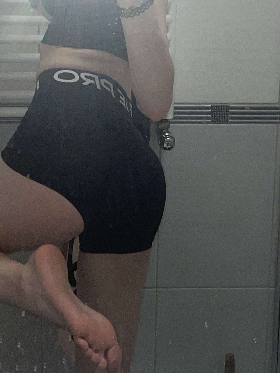 j_kitty_queen's tweet photo. Witajcie kundle, z tego co widzę bardzo niewiele brakuje mi do 200 follow, więc ładnie komentujcie, róbcie RT bo jest dobry powód, gdyż jak dobijecie tą liczbę to zorganizuję konkurs na moje wychodzone skarpetki, ładnie się postarajcie a teraz podziwiajcie moje boskie stópki! Czekam na zgłoszenia!😌🐶👠
—————————————————
RT + komentarz = hot fotka na dm dla wybranego szczęśliwca

findom femdom footfetish find soles pantyhose socks feet toes shoes highheels find domination fetysz 

@dommes_rt @biznesmenel @FootParadiseRT @rt_find @rt_feet @PolishFootSlave @royalfemdomm @rtfindom @RTDommes @rtfeetslave1 @rtfemdom1 @DominKonto @PromocjaDomin @PromoFinDomPL @Rtslave23 @rw555ultimate1 @tushies4otter1 @PeachPerfPromo @JZ_Shouts @PolskiFindom @rt_slavepromo @ebonypromo @RT_findnude  @rt_promo2k