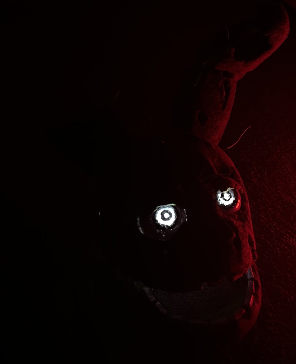 made his head in 2023 and found out he looks INSANE when the lights r off