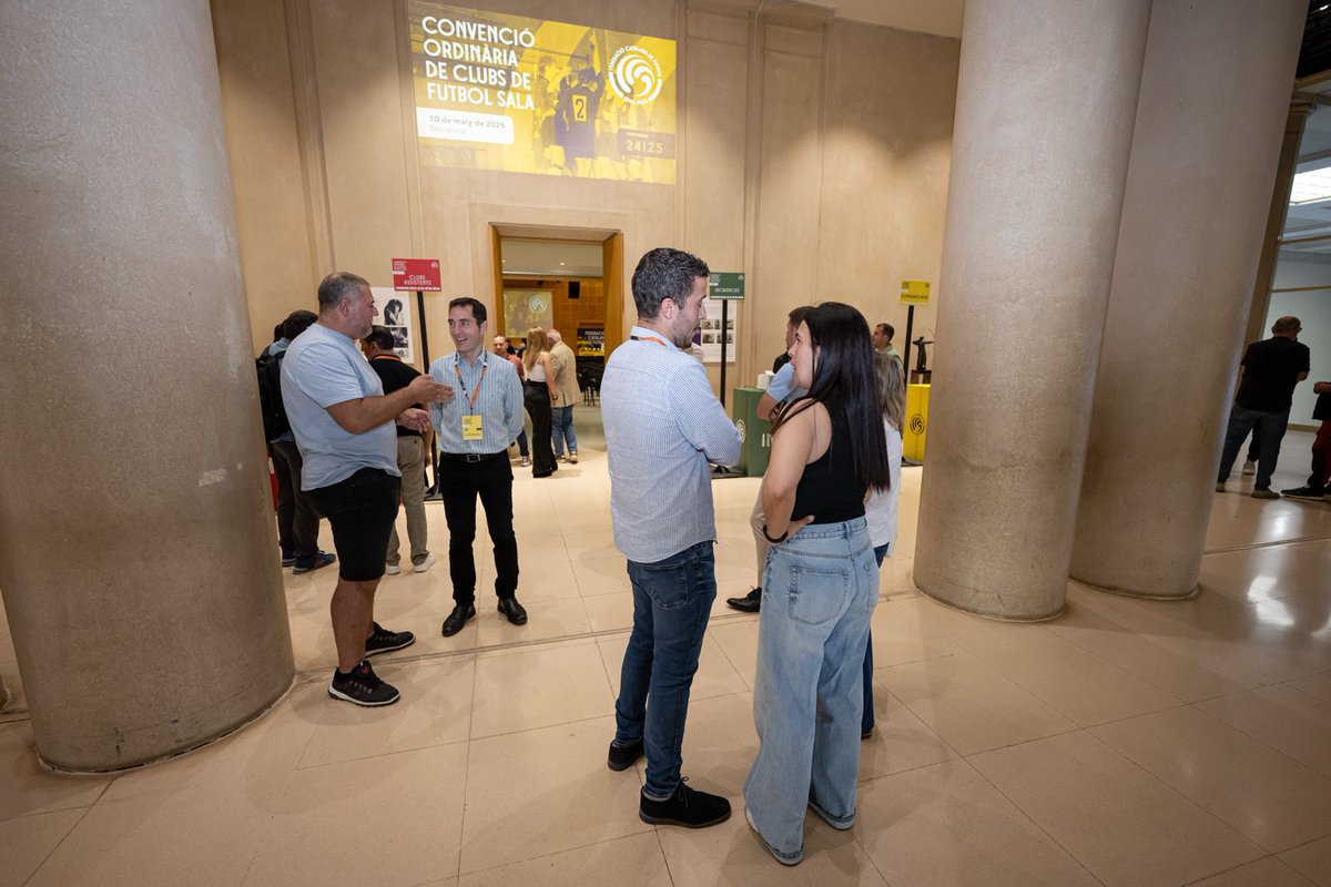 🔛 Iniciada la 1⃣4⃣a 𝐂𝐨𝐧𝐯𝐞𝐧𝐜𝐢𝐨́ 𝐎𝐫𝐝𝐢𝐧𝐚̀𝐫𝐢𝐚 𝐝𝐞 𝐂𝐥𝐮𝐛𝐬 𝐝𝐞 𝐟𝐮𝐭𝐛𝐨𝐥 𝐬𝐚𝐥𝐚
 
🗣️El vicesecretari de l'FCF, Sergi Garrido, obre l'acte donant la benvinguda als assistents.
 
#ConvencióClubsFS