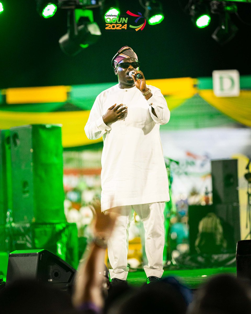 gatewaygames_24's tweet photo. Wande Coal lit the stage on fire—black diamond no dey dull!

#GatewayGames2024 #OgunState https://t.co/0Yw5Ljzct7