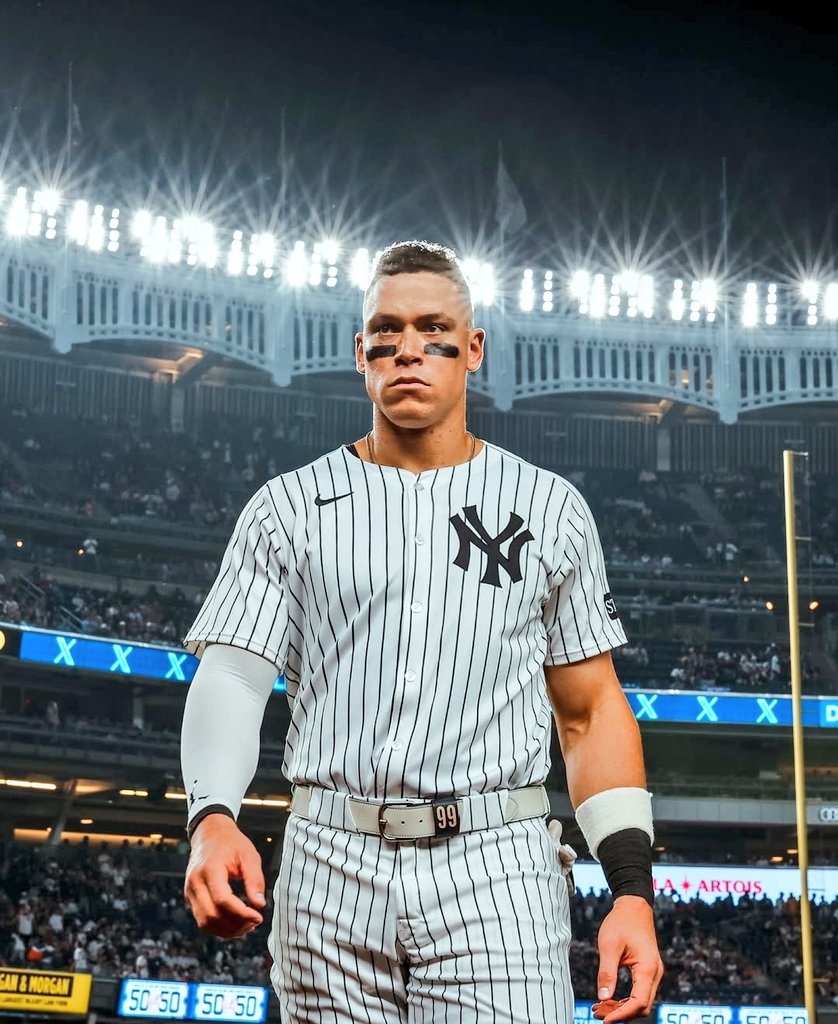 Si je retourne sur NYC, ça sera juste pour lui et mes <a href="/Yankees/">New York Yankees</a> alors me stresser pas .. voilà voilà  😬