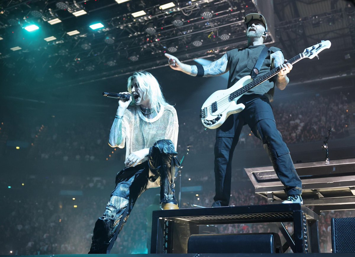 le_Parisien's tweet photo. #PSGMilan Linkin Park assurera le show d’ouverture de la finale de la Ligue des champions ce samedi à l'Allianz Arena
➡️ https://t.co/yqKyhaFC0j https://t.co/eBND71oL02