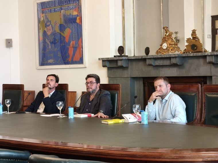 Todoliteratura (@todoliteratura) on Twitter photo "Androiceno" cuestiona el optimismo que rodea a la Inteligencia Artificial a través de un debate sobre sus efectos reales. Publica <a href="/BereniceLibros/">Editorial Berenice</a> <a href="/Todoliteraturas/">Todoliteraturas</a> <a href="/Joliaga/">Javier Oliaga</a>
todoliteratura.es/noticia/61072/… "Androiceno" cuestiona el optimismo que rodea a la Inteligencia Artificial a través de un debate sobre sus efectos reales. Publica <a href="/BereniceLibros/">Editorial Berenice</a> <a href="/Todoliteraturas/">Todoliteraturas</a> <a href="/Joliaga/">Javier Oliaga</a>
todoliteratura.es/noticia/61072/…