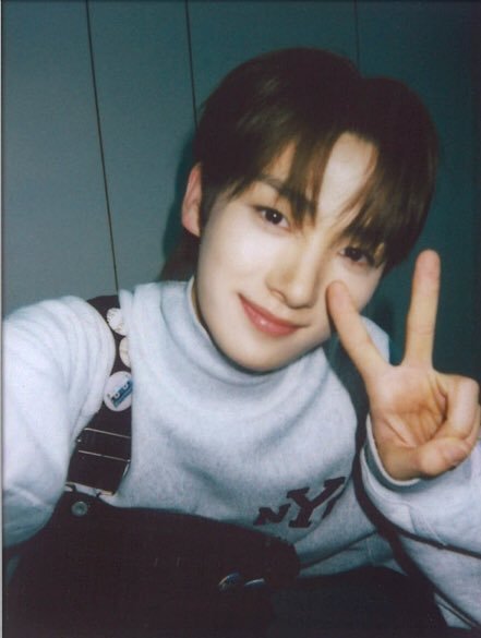 UjHOI_'s tweet photo. 영재야 생일 축하해♡ https://t.co/YZbn8FjquU