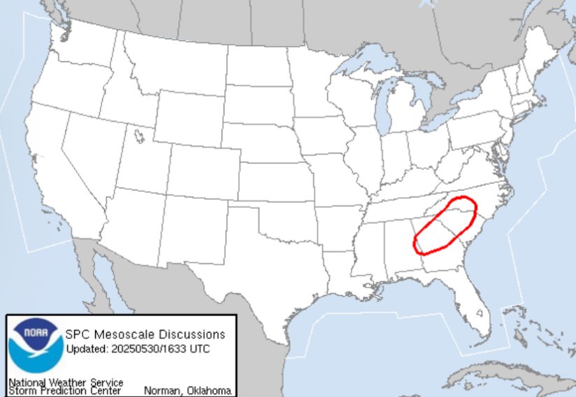 TriciaL_Wx's tweet image. Interesting that the 5% falls more to the north of the I-40 corridor while the convective discussion falls south 🤔