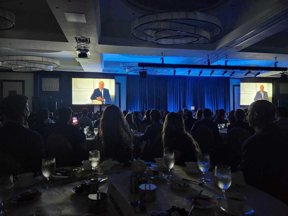 OnesourceBT's tweet image. Bianca Pettis, PMP attended @NAIOP #NourishingGreatness luncheon where @kevinolearytv shared insights on post-pandemic shifts, community-based marketing, and data center investment in real estate.

#KevinOLeary #TechAndRealEstate #OneSourceInsights
