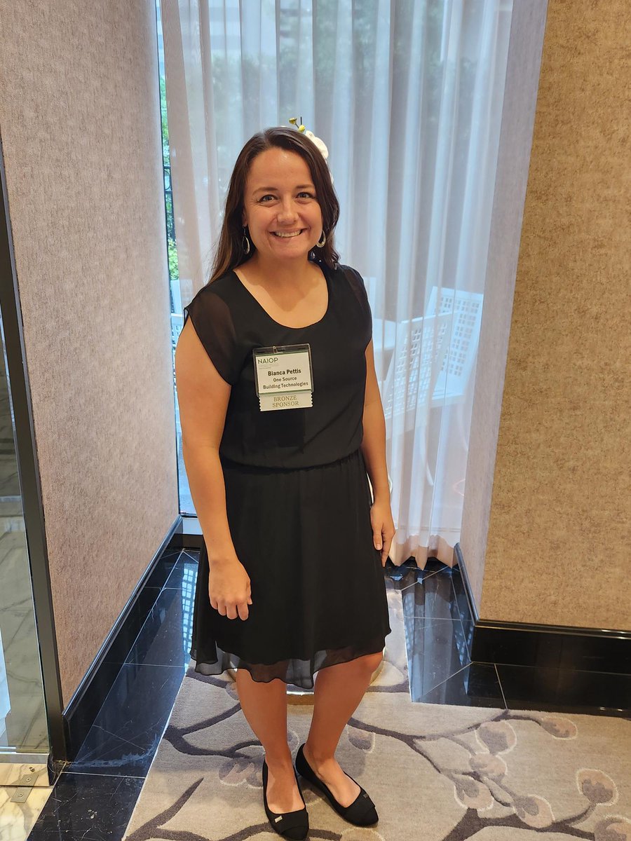OnesourceBT's tweet image. Bianca Pettis, PMP attended @NAIOP #NourishingGreatness luncheon where @kevinolearytv shared insights on post-pandemic shifts, community-based marketing, and data center investment in real estate.

#KevinOLeary #TechAndRealEstate #OneSourceInsights
