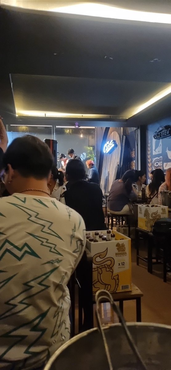 MinibazS's tweet photo. คิดถึง #Guesthouse เลย @basjtr https://t.co/VkKWM6KpMD
