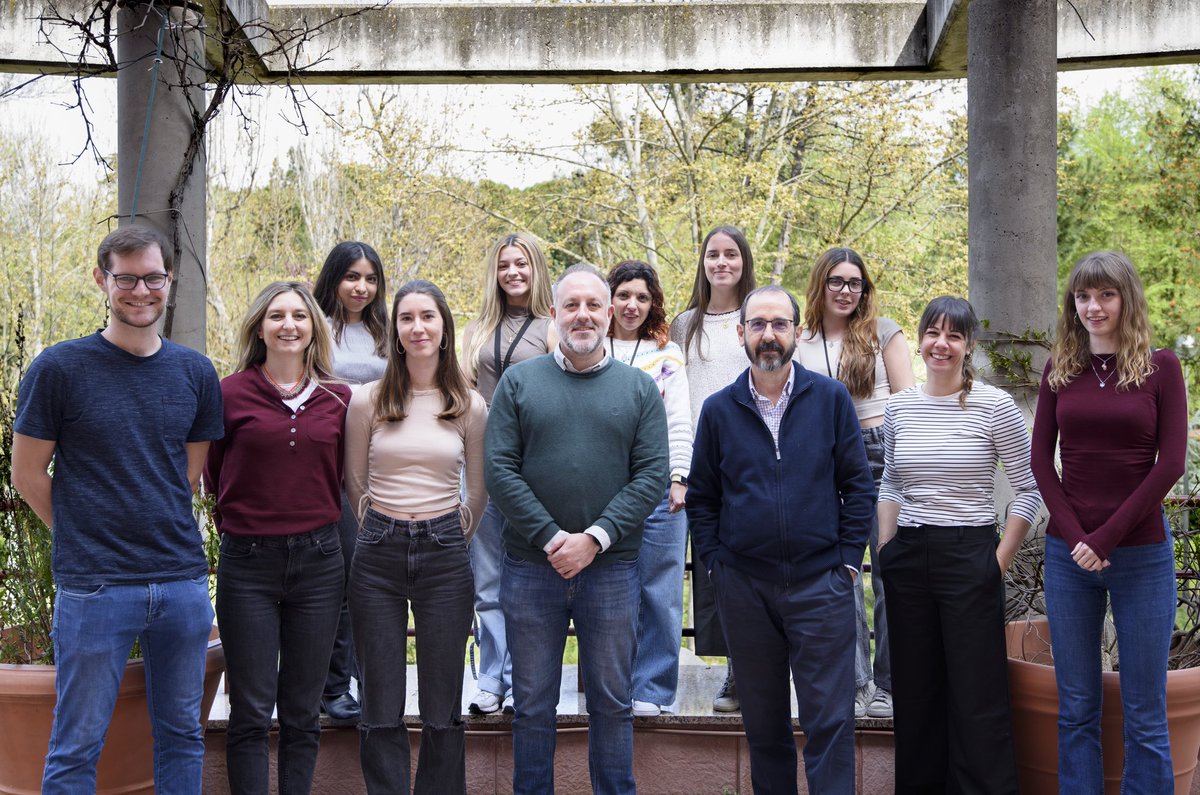 Eduardo Oliver (@eduolpe) on Twitter photo Termina Mayo, mes de sensibilización en #HipertensiónPulmonar 💙y hace 3 años (y 1mes) que empecé en <a href="/CIB_CSIC/">CIB Margarita Salas (CSIC)</a> como jefe de grupo. Ha sido un tiempo maravilloso de crecimiento en el que hemos creado un equipo impresionante que trabaja día a día para entender esta enfermedad🧵 Termina Mayo, mes de sensibilización en #HipertensiónPulmonar 💙y hace 3 años (y 1mes) que empecé en <a href="/CIB_CSIC/">CIB Margarita Salas (CSIC)</a> como jefe de grupo. Ha sido un tiempo maravilloso de crecimiento en el que hemos creado un equipo impresionante que trabaja día a día para entender esta enfermedad🧵