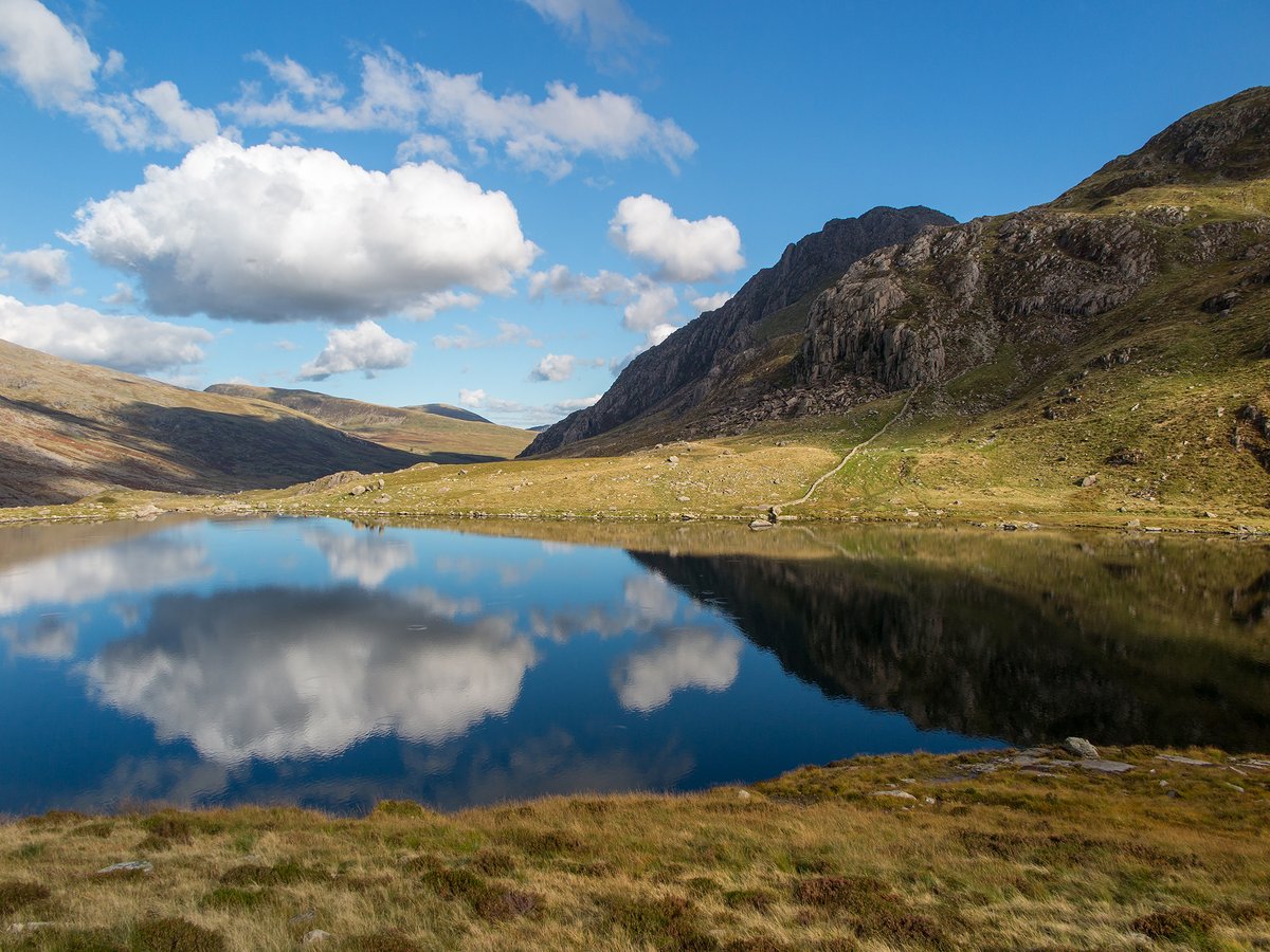#150 Cwm Idwal and Tryfan, Snowdonia, 02/10/2016

Terrifyingly popular these days it used to be possible to walk around and see very few people.I've been lucky twice when I've been up there to be greeted by a very calm lake that makes for very nice reflections #photography #wales