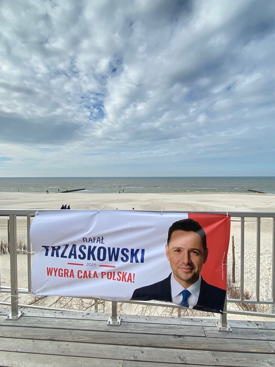 Kazimierz Kleina (@kazimierzkleina) on Twitter photo Dziś w Łebie razem z lokalnymi działaczami rozdawaliśmy ulotki i zachęcaliśmy do głosowania na <a href="/trzaskowski_/">Rafał Trzaskowski</a> . Dziękuję Burmistrz Agnieszce Derbie za wsparcie! 💪🇵🇱
#Trzaskowski2025 Dziś w Łebie razem z lokalnymi działaczami rozdawaliśmy ulotki i zachęcaliśmy do głosowania na <a href="/trzaskowski_/">Rafał Trzaskowski</a> . Dziękuję Burmistrz Agnieszce Derbie za wsparcie! 💪🇵🇱
#Trzaskowski2025