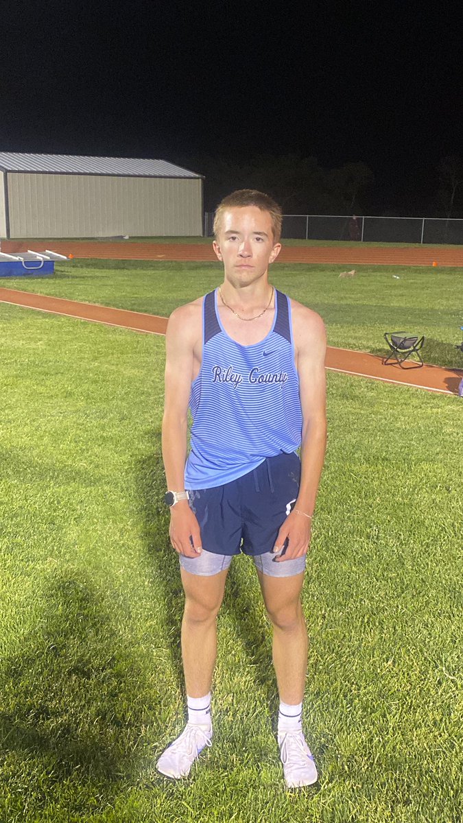 This young man placed 11th in the 3200m but with a 12 sec pr, good things coming for this junior to be. Nice job Jeter Adams