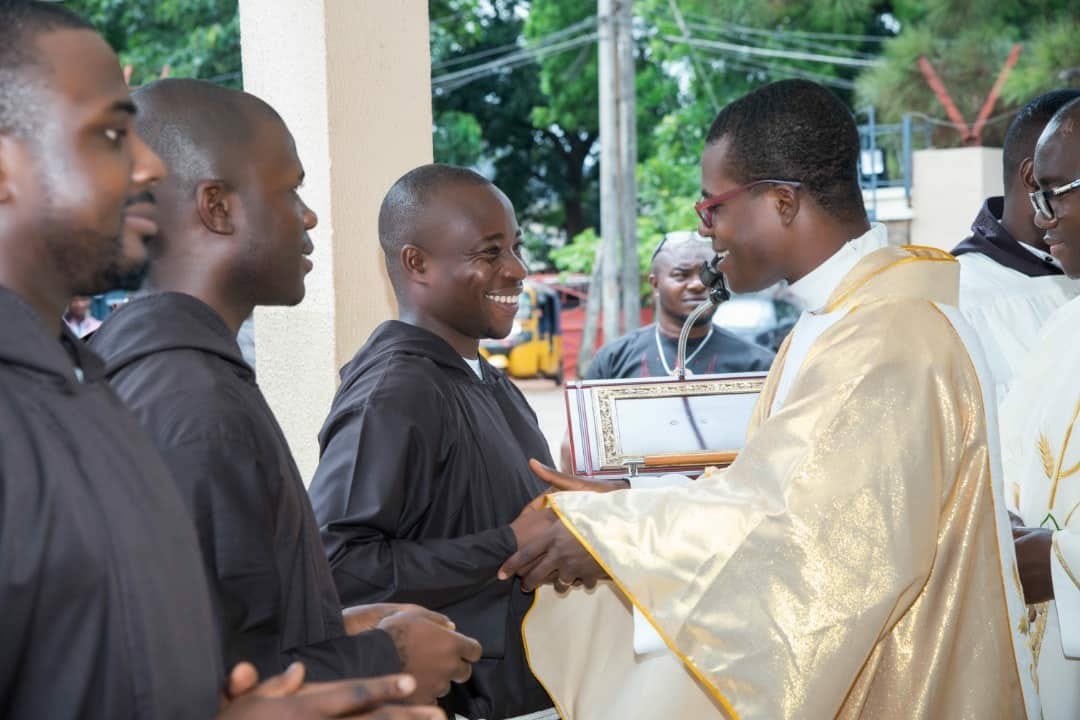 Be a good example of what you are condemning presently. Don’t repeat or recycle the same evil
When you find yourself in the same position in the future. Let your bitter experiences teach you humility and compassion.#CatholicTwitter