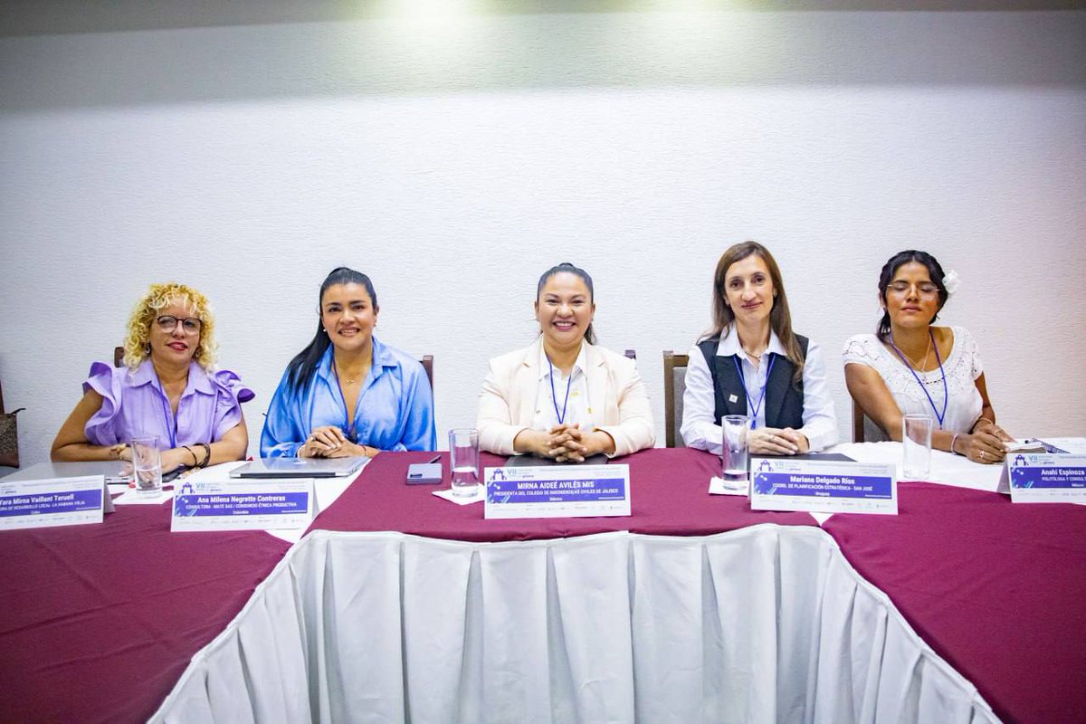 ingmirnamis's tweet photo. Participé en el panel “Autonomía Económica de las Mujeres. Experiencias”, en el marco de la VII Cumbre Iberoamericana de Agendas Locales de Género. Este espacio reunió a destacadas mujeres que impulsan la transformación económica desde distintos contextos. https://t.co/adafR9uJGf