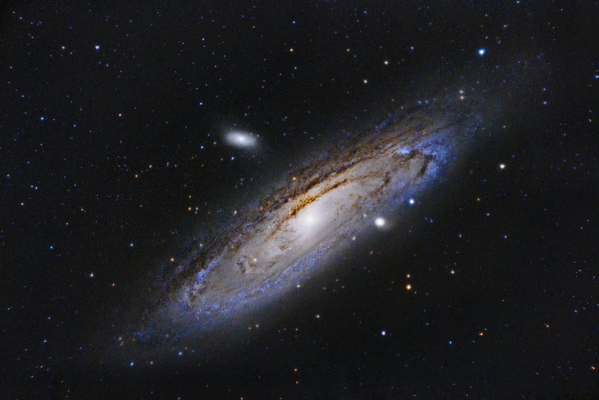 Join us on 19th June for our next public lecture with Jesse Golden-Marx.

We will explore how massive galaxies and faint orphaned stars help reveal the invisible structures of dark matter and unlock the secrets of galaxy formation.

Book a free place: forms.office.com/Pages/Response…