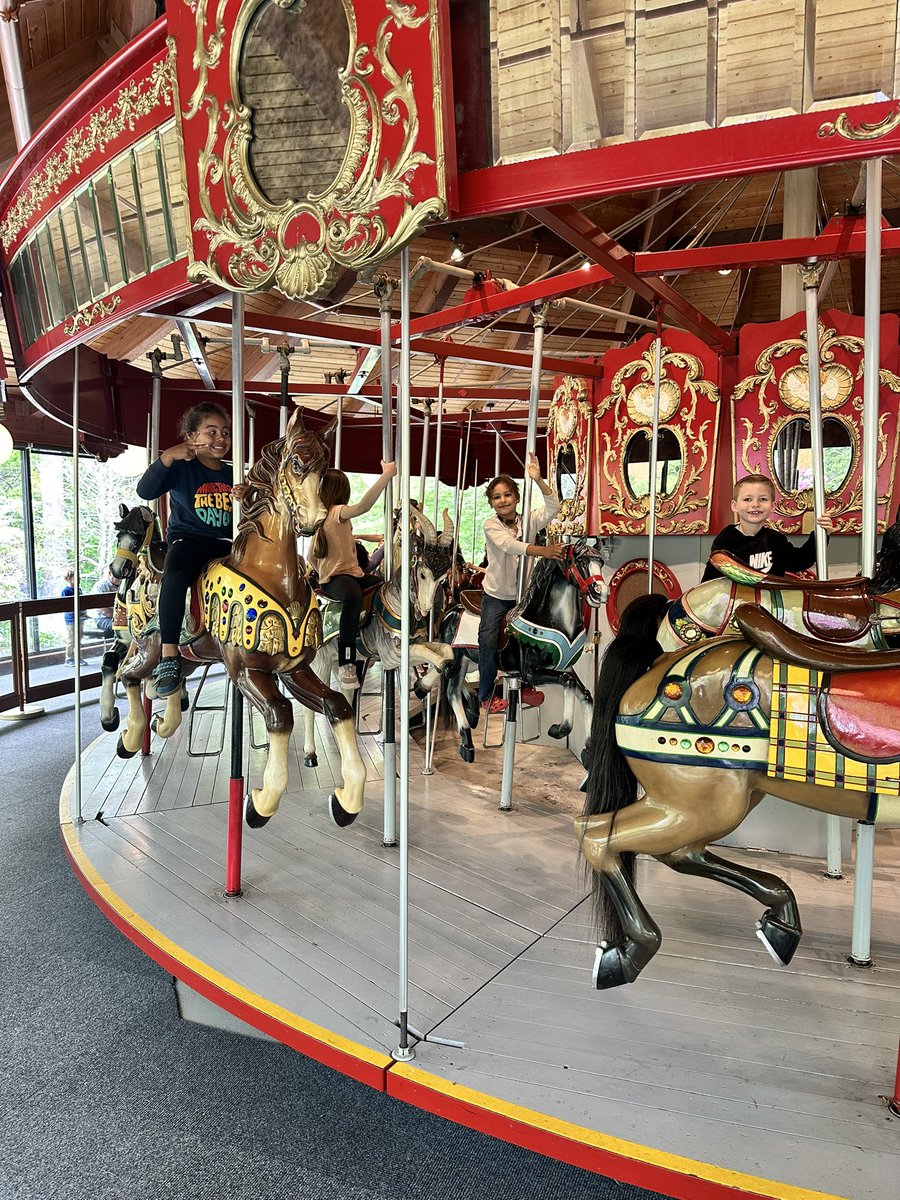 Prehna's tweet photo. Having a great time on our first grade field trip to Heritage Gardens in Sandwich! https://t.co/AdIfS7A43E