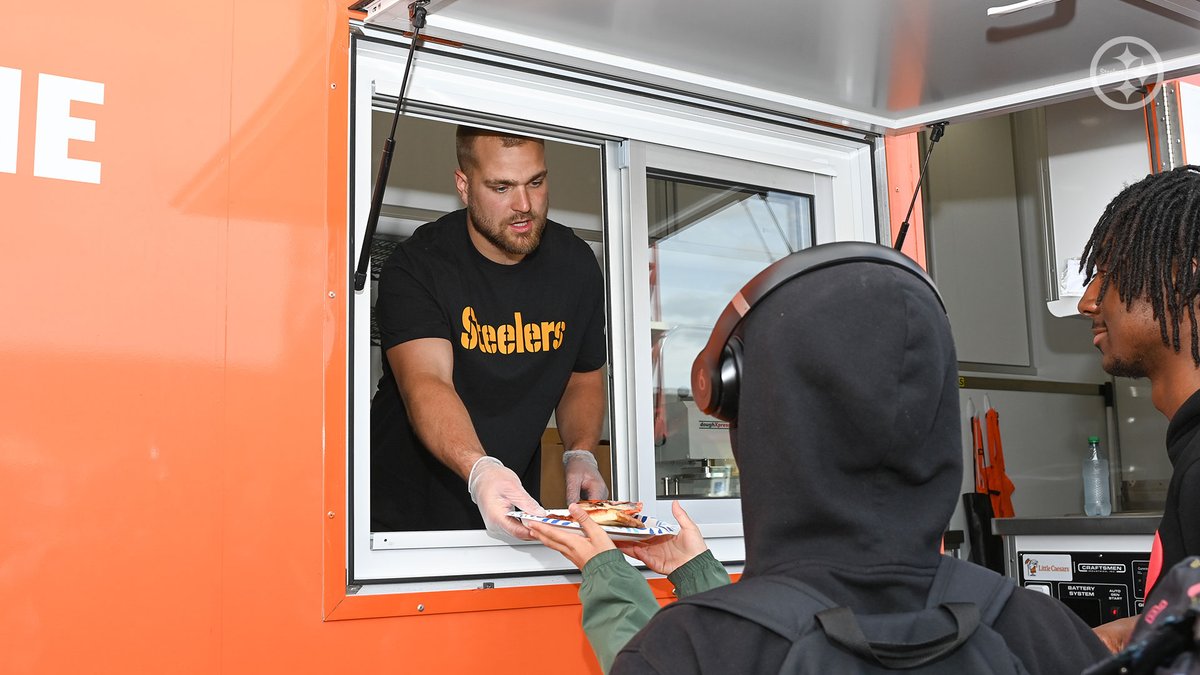 Steelers Community Relations (@steelerscr) on Twitter photo On Thursday, we partnered with the <a href="/littlecaesars/">Little Caesars Pizza</a> Love Kitchen to serve pizza to over 150 teens from the Boys and Girls Club of Western Pennsylvania! ๐ ๐ซถ On Thursday, we partnered with the <a href="/littlecaesars/">Little Caesars Pizza</a> Love Kitchen to serve pizza to over 150 teens from the Boys and Girls Club of Western Pennsylvania! ๐ ๐ซถ
