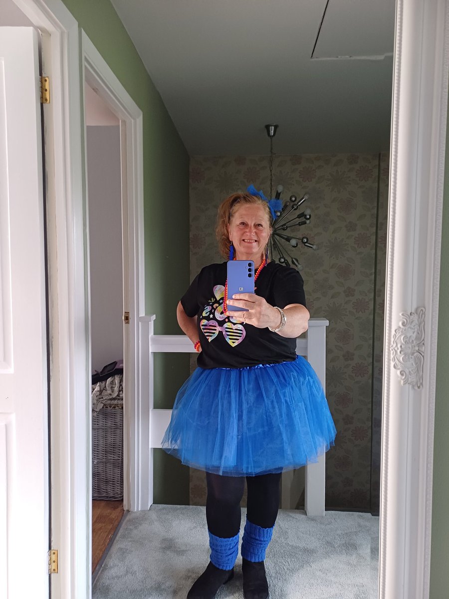 dazmoll's tweet image. 80s night baby! 🤣