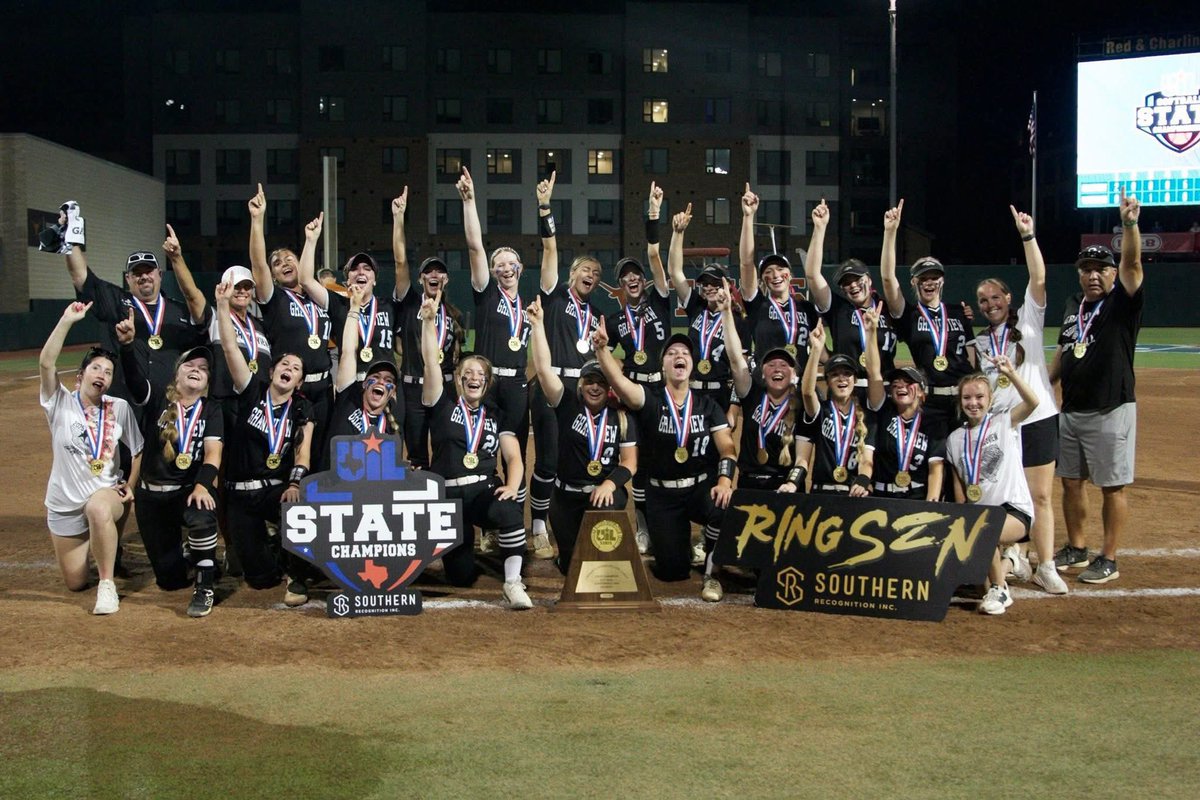 aubreenalley's tweet photo. STATE CHAMPIONS!! We did it!! 🖤🤍🩶#STC 
@KJH_2027 @GrafaKylie @KennaCollins28 @sj_mann2026 @MadiDoty20 @ICNationalSoliz @ICNTLSoliz18U @Grandview_athl @Gosset41 @GMsportsmedia1 @uiltexas https://t.co/pqTDwv8sWk