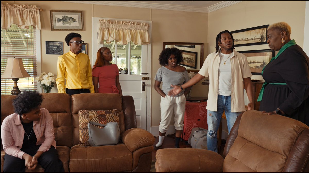 Chrisbluelive's tweet image. 🎬🙏🏾🙏🏾🙌🏾🙌🏾
this past week has been more words can say for me! 
so thankful for this opportunity @lucky_johnson, @daphnegiltoncapel 

#FirstFeature
#ComingSoon 
#VisualStorytelling
#FilmStill
#IndieFilmMovement
#BlackCinema
#SomethingIsComing
#MovieVibes
#ActorLife
#ChrisBlueFilm