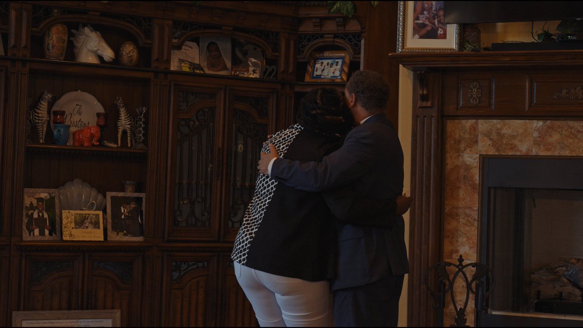 Chrisbluelive's tweet image. 🎬🙏🏾🙏🏾🙌🏾🙌🏾
this past week has been more words can say for me! 
so thankful for this opportunity @lucky_johnson, @daphnegiltoncapel 

#FirstFeature
#ComingSoon 
#VisualStorytelling
#FilmStill
#IndieFilmMovement
#BlackCinema
#SomethingIsComing
#MovieVibes
#ActorLife
#ChrisBlueFilm