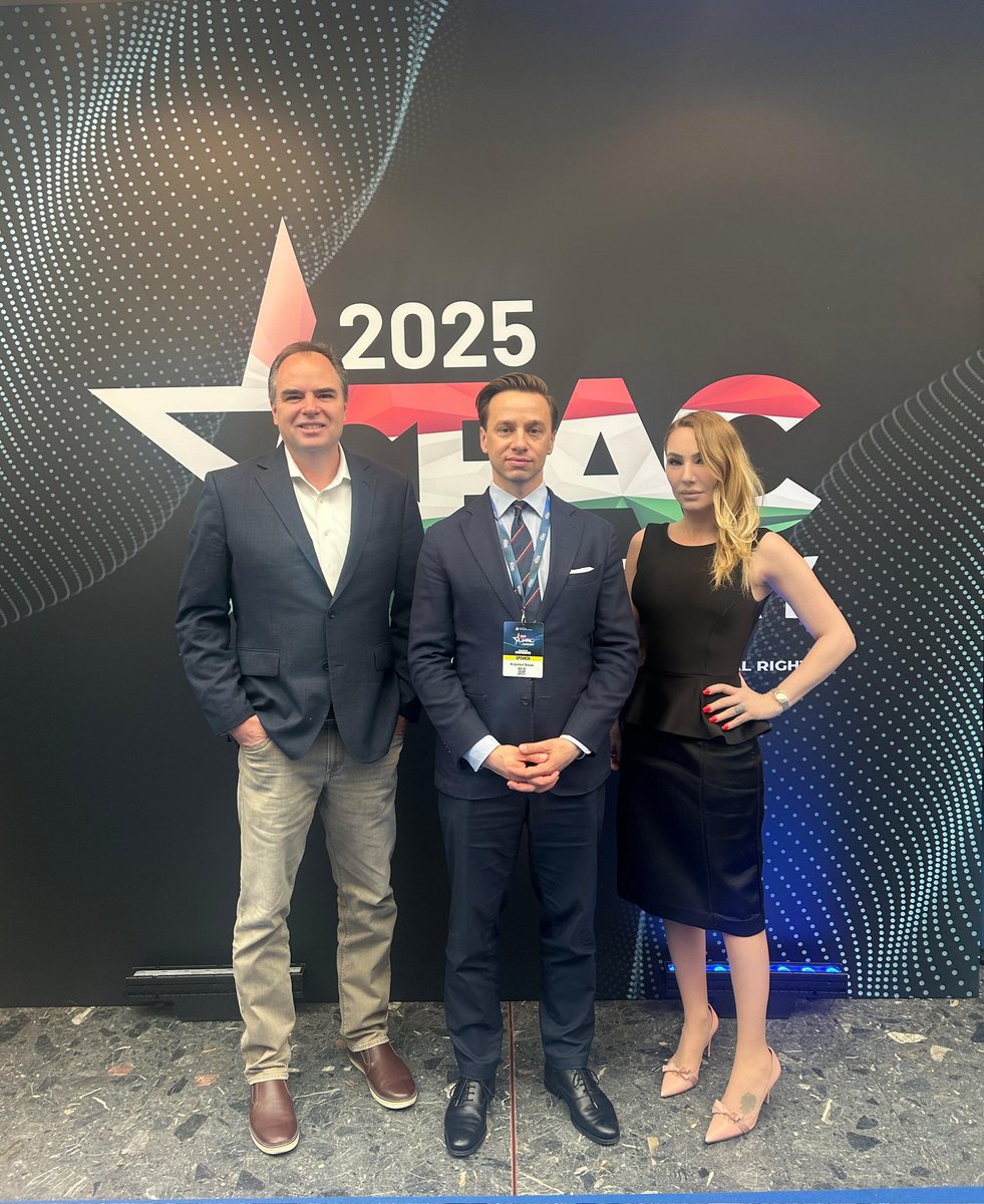 The Heartland Institute UK/Europe (@heartlandukeu) on Twitter photo Director of UK / Europe <a href="/LoisPerry26/">Lois Perry</a> & President <a href="/HeartlandInst/">The Heartland Institute</a> James Taylor were delighted to meet today at CPAC Hungary with Deputy Marshal of the Polish Sejm <a href="/krzysztofbosak/">Krzysztof Bosak 🇵🇱</a> to discuss the work his party is doing.
We agree the Green New Deal is bad for Europeans everywhere 🤝 Director of UK / Europe <a href="/LoisPerry26/">Lois Perry</a> & President <a href="/HeartlandInst/">The Heartland Institute</a> James Taylor were delighted to meet today at CPAC Hungary with Deputy Marshal of the Polish Sejm <a href="/krzysztofbosak/">Krzysztof Bosak 🇵🇱</a> to discuss the work his party is doing.
We agree the Green New Deal is bad for Europeans everywhere 🤝