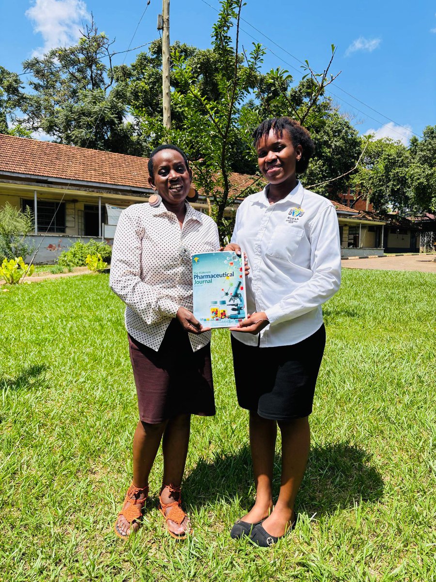 Mupsamak's tweet image. Here we see @DrNambatyaGrace of @ncriug launching the 26TH edition of the Makerere pharmaceutical Journal(MPJ)💯
Feel free to grab yourself a copy!
Like and repost!❤️