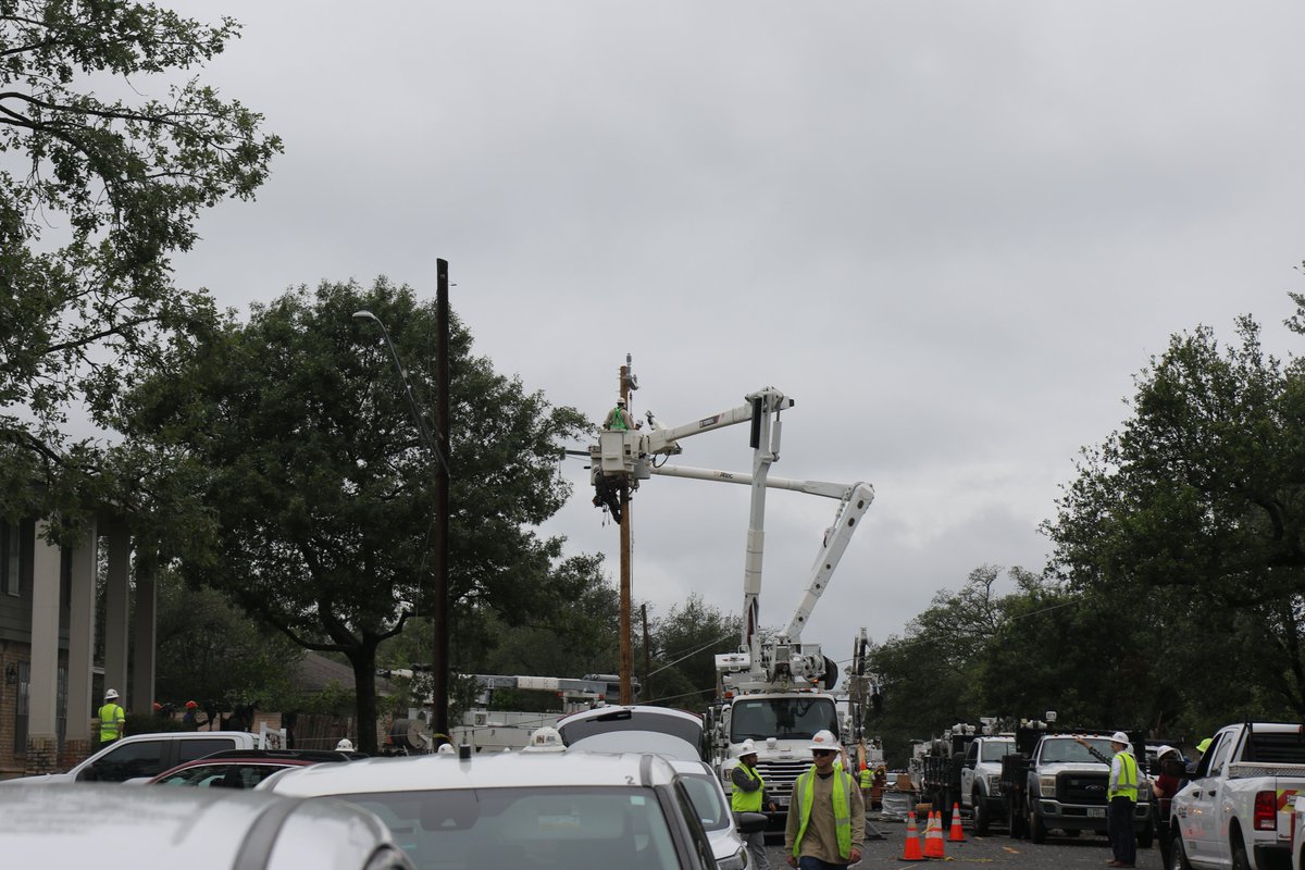 ⚠️If you see a utility truck leave your neighborhood but your lights are still out, here’s why that might happen:

Multiple crews handle different steps. Austin Energy dispatches damage assessors first — they inspect, document hazards, and determine what repairs are needed.