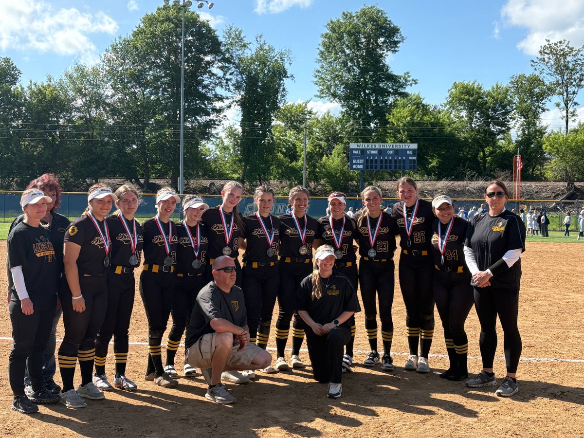 Hayley Wallace tweet media