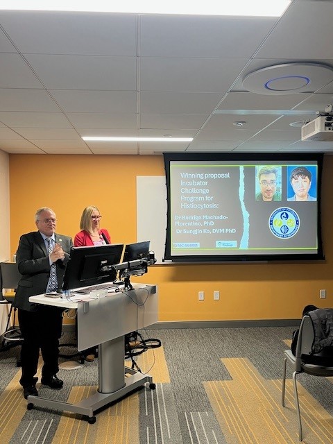 UPMC Pathology (@upmcpathology) on Twitter photo Thank you to everyone who joined us for the 2025 Pathology Annual Research Day & Retreat on May 28! 👏We had an inspiring day of collaboration, innovation, and outstanding presentations, capped by an amazing keynote from Dr. Eric Duncavage of <a href="/WashingtonUniv/">Washington Universit</a> <a href="/PittTweet/">University of Pittsburgh</a> <a href="/UPMCPath/">UPMC Pathology Residency Program</a> Thank you to everyone who joined us for the 2025 Pathology Annual Research Day & Retreat on May 28! 👏We had an inspiring day of collaboration, innovation, and outstanding presentations, capped by an amazing keynote from Dr. Eric Duncavage of <a href="/WashingtonUniv/">Washington Universit</a> <a href="/PittTweet/">University of Pittsburgh</a> <a href="/UPMCPath/">UPMC Pathology Residency Program</a>