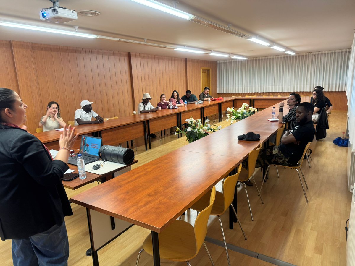 📚 Hoy y mañana, haremos diferentes talleres para elaborar conclusiones en aras a desarrollar acciones sindicales para conseguir una emancipación total de nuestros jóvenes: Derechos laborales y sindicalismo juvenil/ Igualdad de oportunidades en el ámbito laboral/ competencias