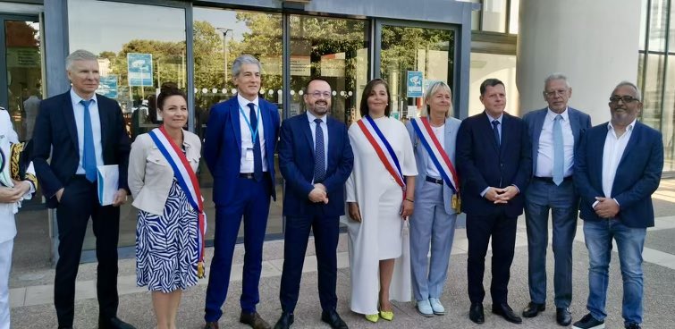 Avec <a href="/yannickneuder/">Dr. Yannick Neuder</a> au <a href="/CentreFrejus/">Centre Hospitalier Intercommunal Frejus</a> pour parler du futur service d’urgence de l’hôpital 🙏 <a href="/FMasquelier83/">Frédéric Masquelier</a> <a href="/FrDumont83/">Françoise Dumont</a> <a href="/JLechanteux/">Julie Lechanteux</a> <a href="/jlmasson83/">Jean-Louis MASSON</a> <a href="/ARSPaca/">ARS Paca</a> <a href="/Prefet83/">Préfet du Var</a> <a href="/VilleDeFrejus/">Ville de Fréjus</a> <a href="/Prefet13/">Préfet de la région Provence-Alpes-Côte d'Azur</a>