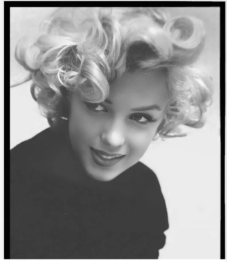 #FotoBang 🤍🖤
Queen Forever 👑❤⚘