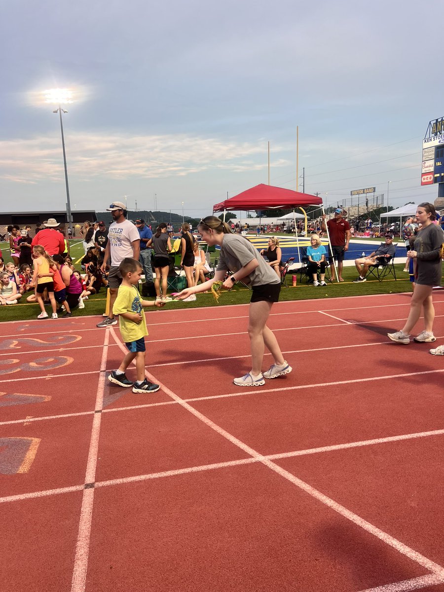 354 summer track meet participants on Tuesday!  Thanks to some of our Antler track athletes for helping give out ribbons to all those contestants!