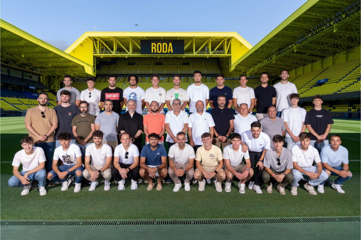 CD Roda (@cdroda) on Twitter photo Cerramos una temporada para el recuerdo en un escenario de lujo 🖤💛.
#CDRoda #SomRoda Cerramos una temporada para el recuerdo en un escenario de lujo 🖤💛.
#CDRoda #SomRoda