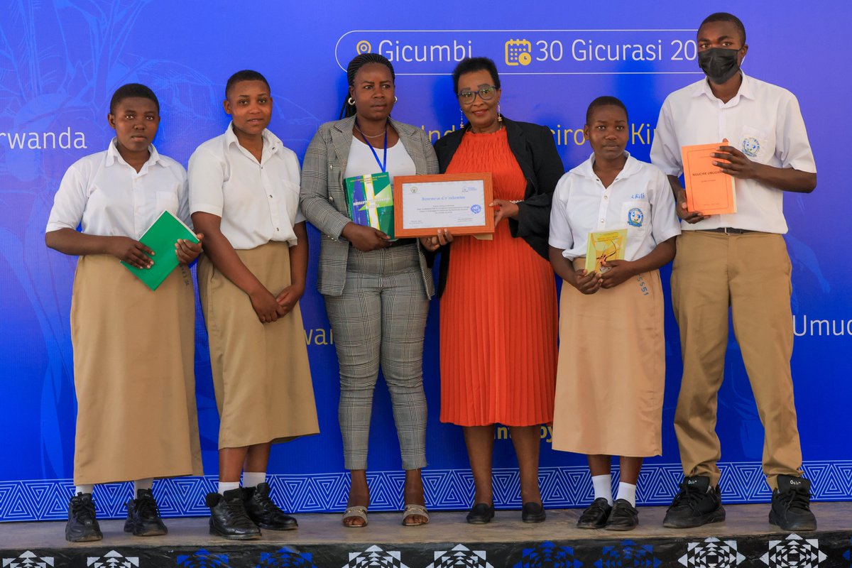 Inteko y'Umuco | Rwanda Cultural Heritage Academy (@intekoyumuco) on Twitter photo 🚨Petit Séminaire St Dominique Savio (Rwesero) yegukanye umwanya wa mbere mu marushanwa ku murage, umuco n’indangagaciro mu mashuri yisumbuye ku rwego rw'Akarere ka <a href="/GicumbiDistrict/">Gicumbi District</a>. Yagize amanota 85%.
⏺️Umwanya wa kabiri wegukanywe na Collège de Rebero, n'amanota 81%
⏺️G.S 🚨Petit Séminaire St Dominique Savio (Rwesero) yegukanye umwanya wa mbere mu marushanwa ku murage, umuco n’indangagaciro mu mashuri yisumbuye ku rwego rw'Akarere ka <a href="/GicumbiDistrict/">Gicumbi District</a>. Yagize amanota 85%.
⏺️Umwanya wa kabiri wegukanywe na Collège de Rebero, n'amanota 81%
⏺️G.S
