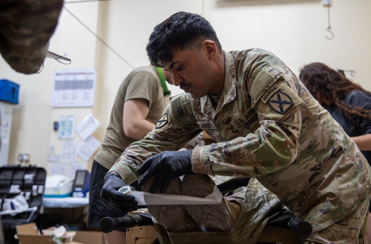 Operation Inherent Resolve (@cjtfoir) on Twitter photo One scenario. Zero room for hesitation.
MASCAL training builds rapid response, triage skills, and calm under pressure—preparing Soldiers to save lives. What’s a moment you had to act fast with others?
<a href="/CENTCOM/">U.S. Central Command</a> <a href="/usarmycentral/">US Army Central (Third Army)</a>
#CJTFOIR #MASCAL #Readiness #RapidResponse #Doc #Medic One scenario. Zero room for hesitation.
MASCAL training builds rapid response, triage skills, and calm under pressure—preparing Soldiers to save lives. What’s a moment you had to act fast with others?
<a href="/CENTCOM/">U.S. Central Command</a> <a href="/usarmycentral/">US Army Central (Third Army)</a>
#CJTFOIR #MASCAL #Readiness #RapidResponse #Doc #Medic