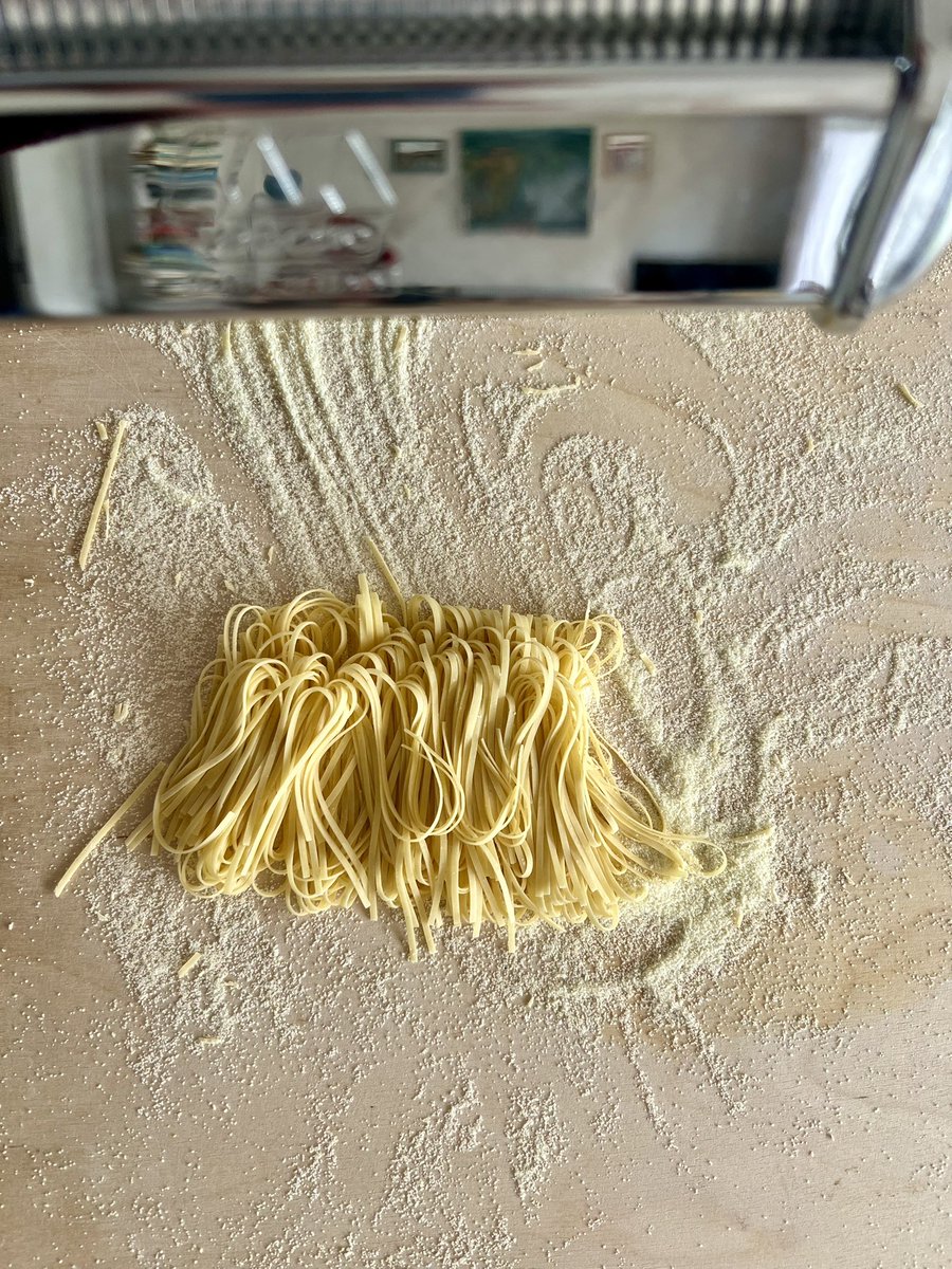 CVlattas's tweet image. Tagliolini all’uovo with lemon butter sauce
.
Pasta elegance
Δυό μερίδες στον μουτράκλα κύριο Σπιγκς @spigaro στο 7, ευχαριστώ
.
#Pasta #pastaFriday
#HomeMadePasta
#pastaFridaySociety
#cookforlove #cook_bots
#2LouBayFood #Dublin
#foodforfun #lovepasta