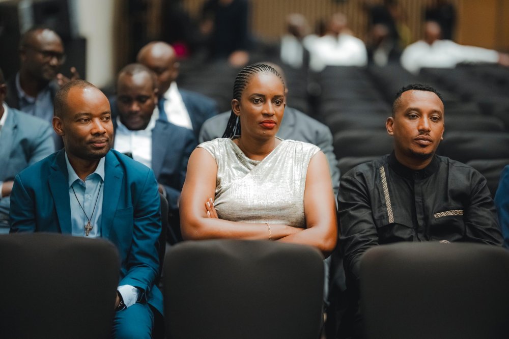 IGIHE Sports (@igihesports) on Twitter photo 🔴LIVE: Kurikira umuhango wo guhemba abakinnyi n’abatoza beza ba Shampiyona y’u Rwanda (Amafoto)
✍️:<a href="/erictony518/">Eric Tony Ukurikiyimfura</a>
➡️:igihe.com/imikino/footba… 🔴LIVE: Kurikira umuhango wo guhemba abakinnyi n’abatoza beza ba Shampiyona y’u Rwanda (Amafoto)
✍️:<a href="/erictony518/">Eric Tony Ukurikiyimfura</a>
➡️:igihe.com/imikino/footba…