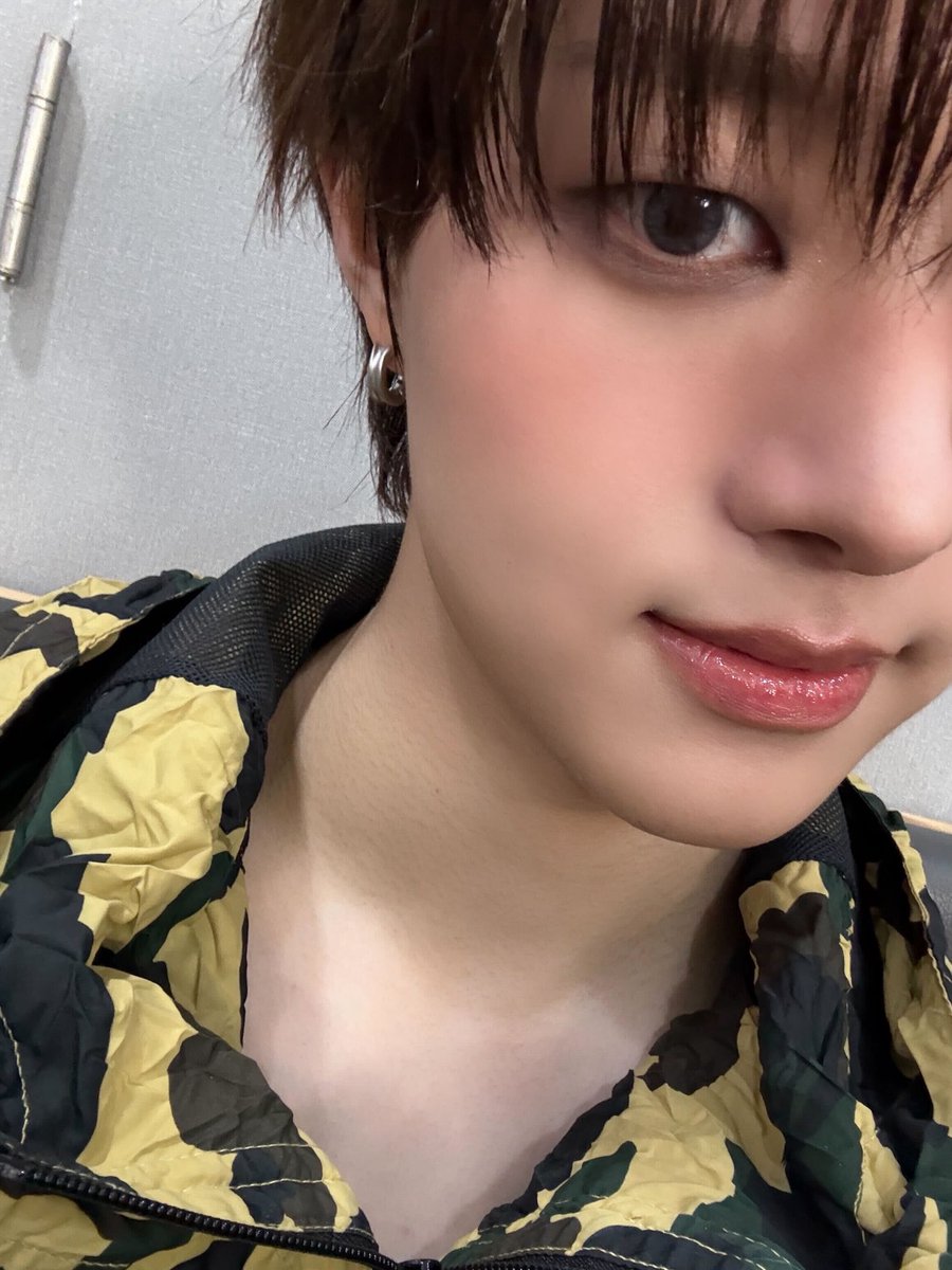 hochoo097's tweet photo. #블러셔마니한날 #오늘화장꽤괜ㅎ #dailymakeup https://t.co/Z7Fk4vkx1M