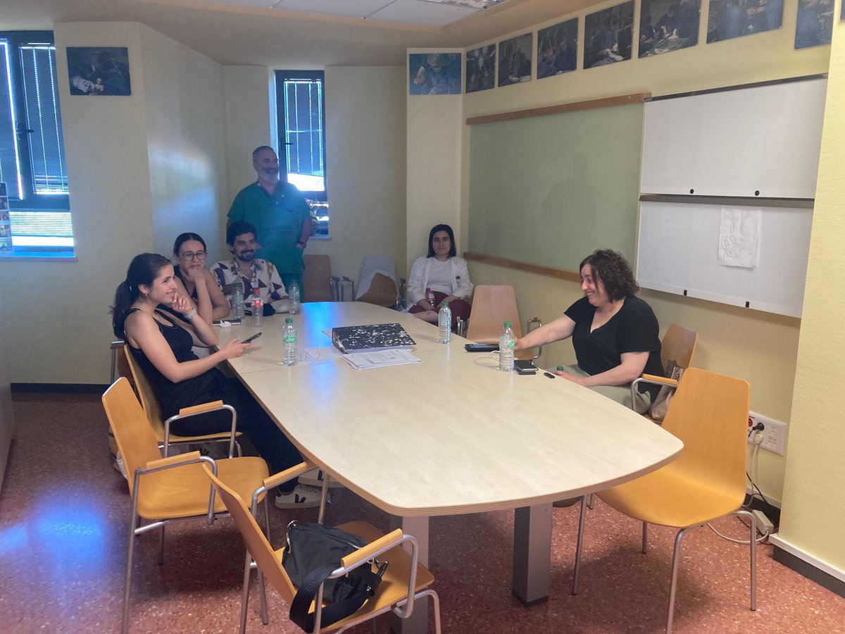 Cirugía Pontevedra (@cgd_pontevedra) on Twitter photo Curso de #proctologia para residentes R3 y R4 en Pontevedra!
Este año nos acompañan residentes del CHTS, Portugal y de <a href="/CirugiaLugo/">Cirugia Lugo</a>.
Un placer compartir quirófano con ellos y poder aprender entre todos💡
¡Nos vemos el año que viene!
<a href="/aecirujanos/">aecirujanos</a> <a href="/GGColoprocto/">Grupo Gallego Coloproctología</a> <a href="/CirugiaCHUO/">Servicio Cirugía CHUO</a> Curso de #proctologia para residentes R3 y R4 en Pontevedra!
Este año nos acompañan residentes del CHTS, Portugal y de <a href="/CirugiaLugo/">Cirugia Lugo</a>.
Un placer compartir quirófano con ellos y poder aprender entre todos💡
¡Nos vemos el año que viene!
<a href="/aecirujanos/">aecirujanos</a> <a href="/GGColoprocto/">Grupo Gallego Coloproctología</a> <a href="/CirugiaCHUO/">Servicio Cirugía CHUO</a>