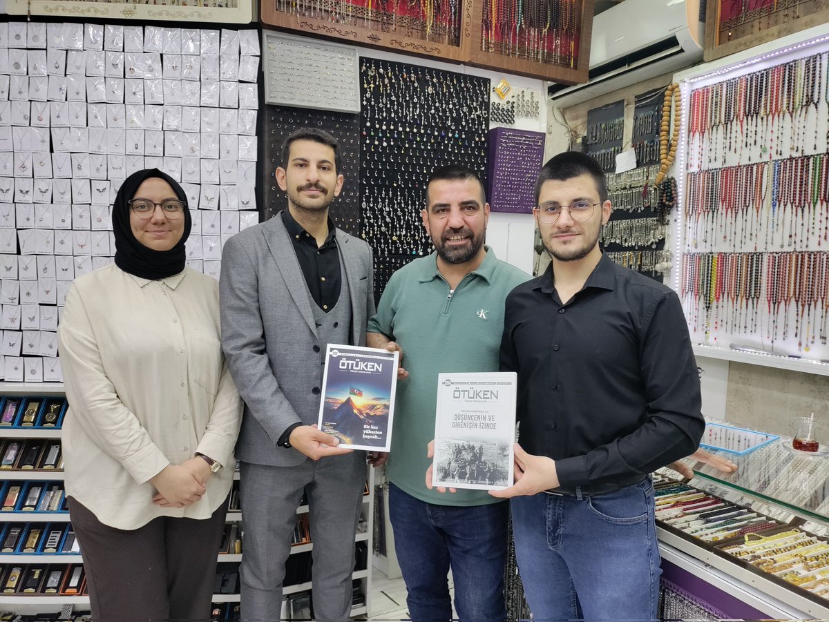 Ötüken Dergisi Ankara Temsilciliğimiz, Türkçü esnaflarımızdan Nuri Yalçın'ı iş yerinde ziyaret ederek dergi takdim etti.

"Türkçüler dayanışmalı yaşamaya mecburdur. Dayanışma, az kuvvetle çok iş görmenin tek ve değişmez çaresidir."

~ Hüseyin Nihal Atsız