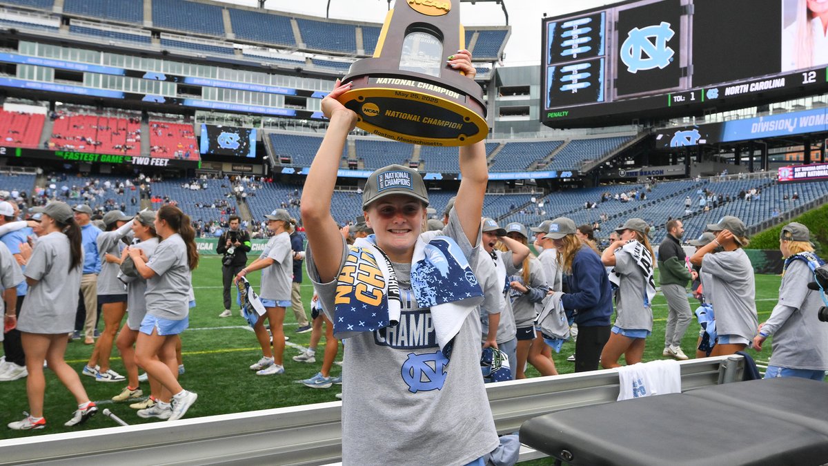USA Lacrosse Magazine (@usalacrossemag) on Twitter photo NEVER count out Sam Forrest.
The <a href="/uncwlax/">UNC Women's Lacrosse</a> national champion was close to never playing lacrosse again after major hip surgery in 2023, but she overcame the odds to become a key player in the Tar Heels' run.
Her story 👇
/🧵 NEVER count out Sam Forrest.
The <a href="/uncwlax/">UNC Women's Lacrosse</a> national champion was close to never playing lacrosse again after major hip surgery in 2023, but she overcame the odds to become a key player in the Tar Heels' run.
Her story 👇
/🧵