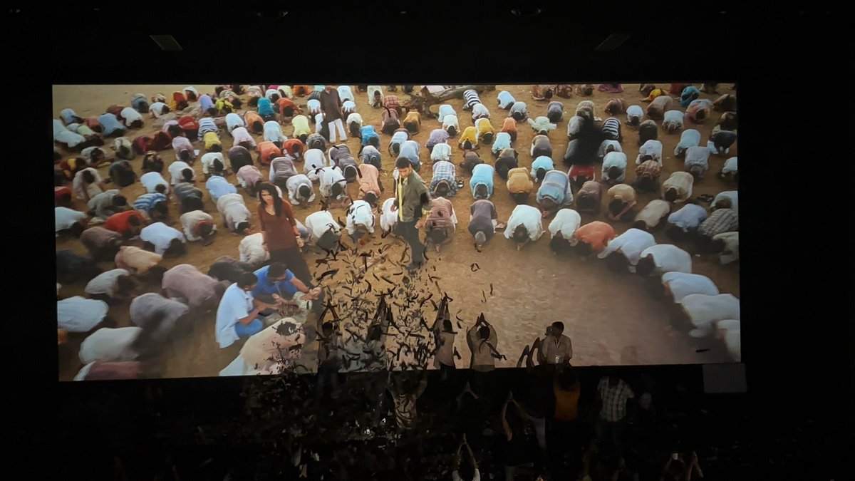 Athaduuuu_'s tweet photo. Peak Theatrical Experience ππ₯
Niku kakapothe inkevariki chestam anna faninism π―π§ββοΈ
Love Youu My Heroo @urstrulyMahesh ππ¦
#khaleja4kvizag
#vizagdhfms https://t.co/dm0eHx3Cel