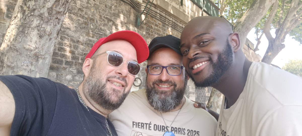 cedlastar's tweet image. Que la bearweek25 commence #piqueniquedesOurs