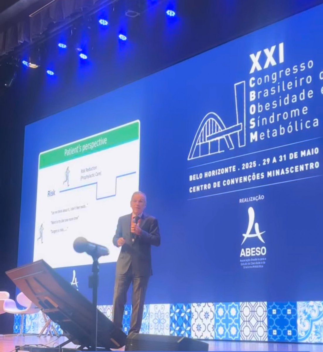 Making the audience think outside the box. The Lancet Commission on the Definition of Clinical Obesity. Presenting to a big audience l, Brazilian Congress of Obesity.
