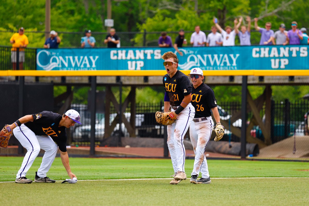 Hoist The Colours tweet media