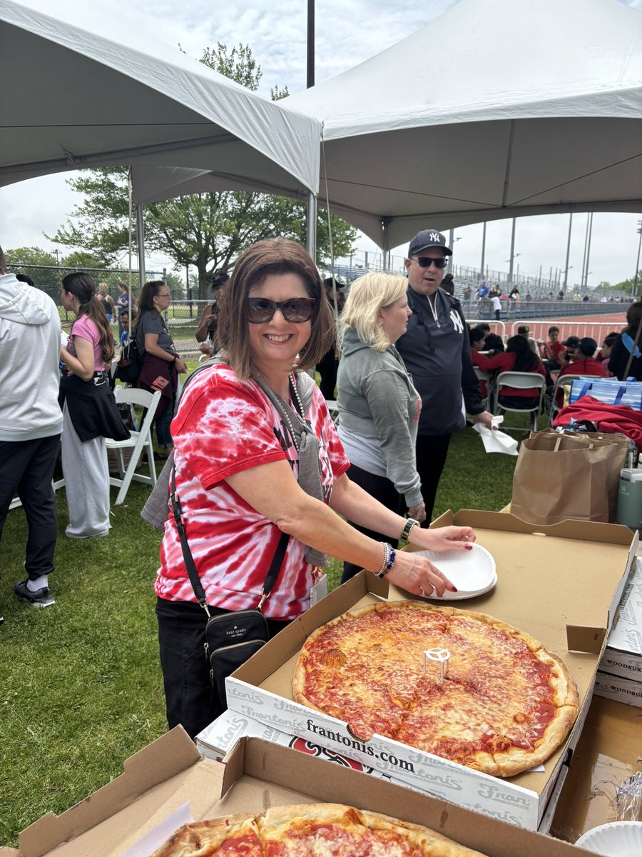 Mineola PPS (@mineola_pps) on Twitter photo Great day at the games! Thanks to Dana and Tara for another great year! <a href="/MineolaUFSD/">Mineola UFSD</a> #mineolaproud Great day at the games! Thanks to Dana and Tara for another great year! <a href="/MineolaUFSD/">Mineola UFSD</a> #mineolaproud
