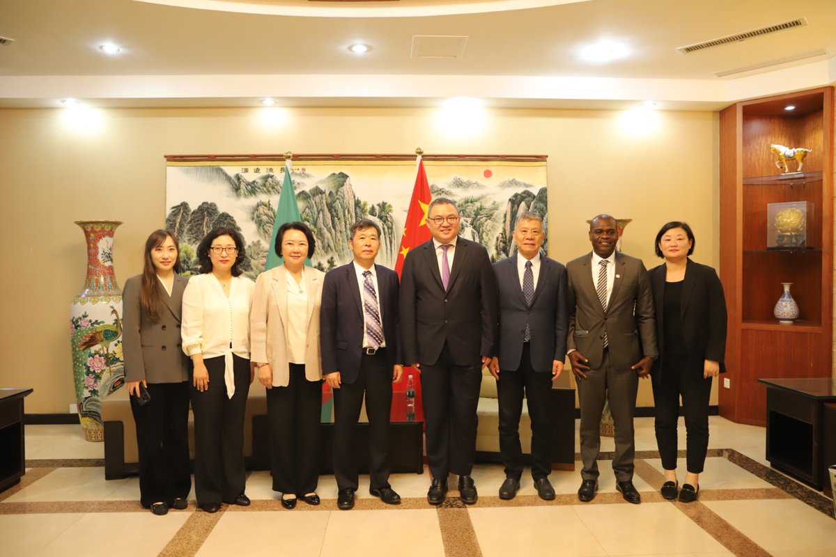 UNAIDS Office in China (@unaids_cn) on Twitter photo 🇨🇳 Chinese delegation in Zambia 🇿🇲 this week advancing #SouthSouthCooperation on #HIV! Engaging with <a href="/mohzambia/">Ministry of Health Zambia</a>, NAC, communities of PLHIV, KPs & UN partners. Visiting clinics & wellness centers to share best practices.
Together, we’re strengthening partnerships to #EndAIDS 💪🏼 🇨🇳 Chinese delegation in Zambia 🇿🇲 this week advancing #SouthSouthCooperation on #HIV! Engaging with <a href="/mohzambia/">Ministry of Health Zambia</a>, NAC, communities of PLHIV, KPs & UN partners. Visiting clinics & wellness centers to share best practices.
Together, we’re strengthening partnerships to #EndAIDS 💪🏼