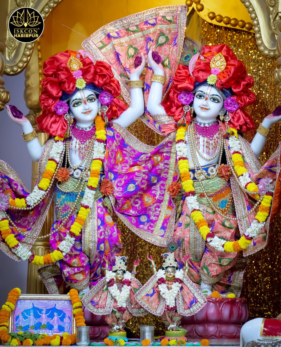 ISKCONHabibpur's tweet photo. 💕𝑯𝒂𝒓𝒆 𝑲𝒓𝒊𝒔𝒉𝒏𝒂💕
𝑇𝑜𝑑𝑎𝑦'𝑠🙏𝐷𝑎𝑟𝑠ℎ𝑎𝑛𝑠

✿𝑺𝒓𝒊 𝑺𝒓𝒊 𝑹𝒂𝒅𝒉𝒂 𝑴𝒂𝒅𝒉𝒂𝒗
✿𝑱𝒂𝒈𝒂𝒏𝒏𝒂𝒕𝒉 𝑩𝒂𝒍𝒂𝒅𝒆𝒗 𝑺𝒖𝒃𝒉𝒂𝒅𝒓𝒂
✿𝑮𝒂𝒖𝒓-𝑵𝒊𝒕𝒂𝒊,𝑺𝒓𝒊𝒍𝒂 𝑷𝒓𝒂𝒃𝒉𝒖𝒑𝒂𝒅𝒂

🏵️30May'25🏵️

#ISKCON #SrilaPrabhupada #SanatanDharma #harekrishna #God https://t.co/N6IbfN9212